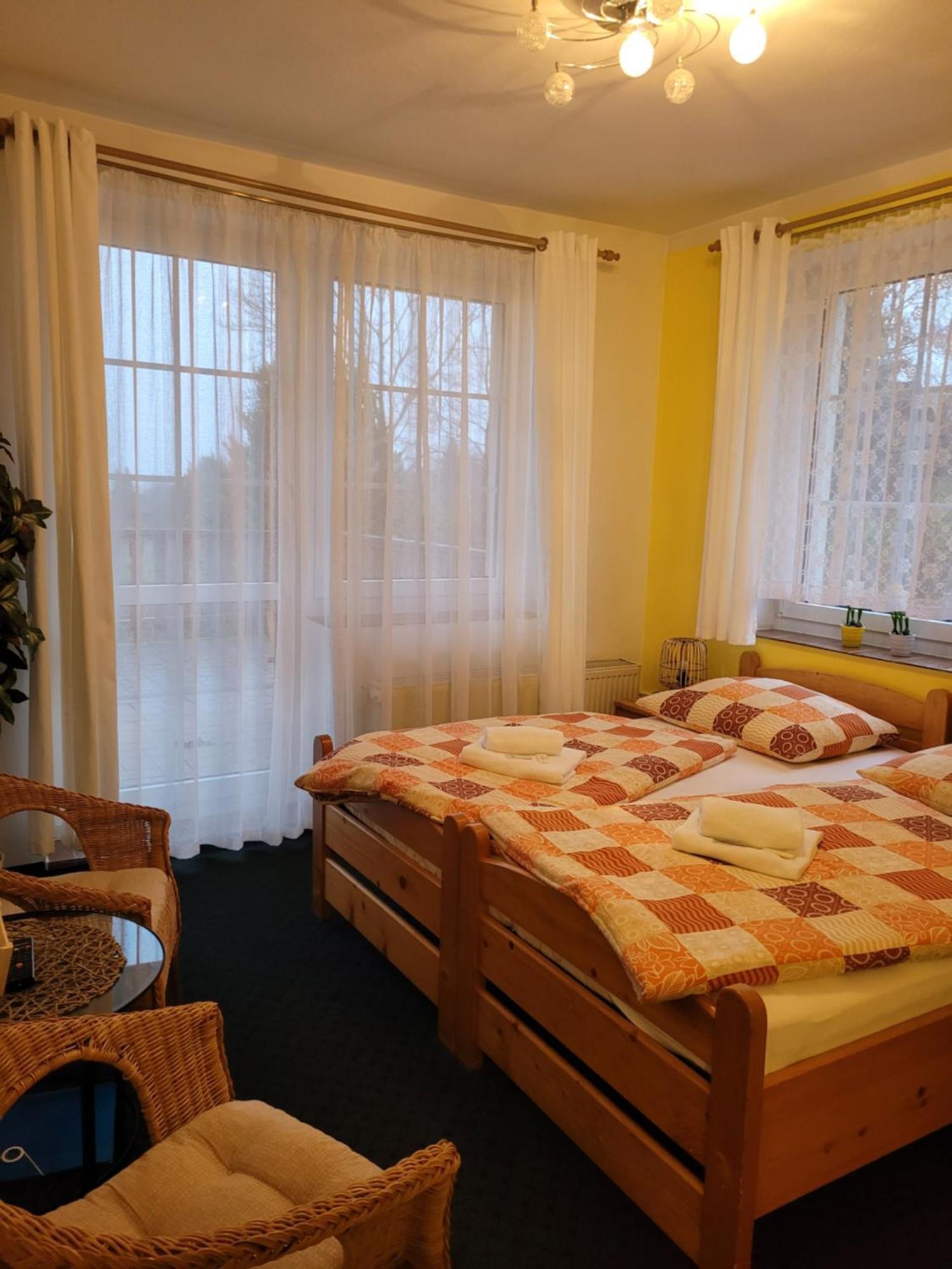 Pension Pastis Janov Exterior photo